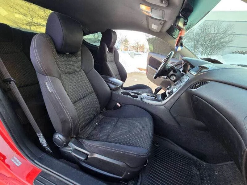 2011 Genesis - Image 7 of 11