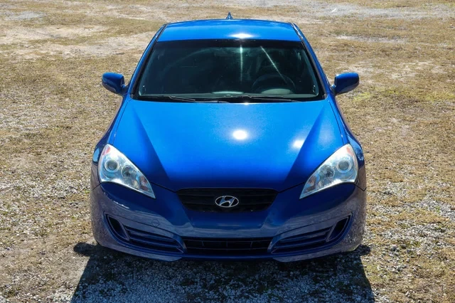 2011 Hyundai Genesis Coupe - Image 17 of 18