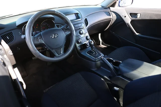 2011 Hyundai Genesis Coupe - Image 4 of 18