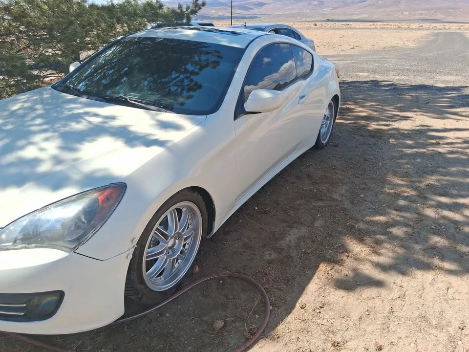 2011 Genesis - Image 3 of 12