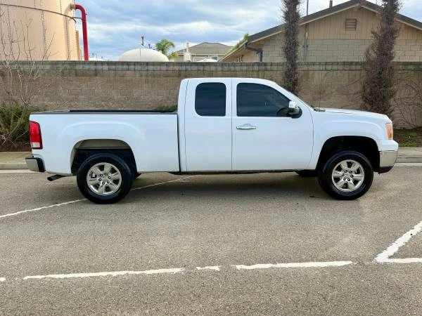 2011 GMC Sierra 2nd Gen - Image 2 of 6