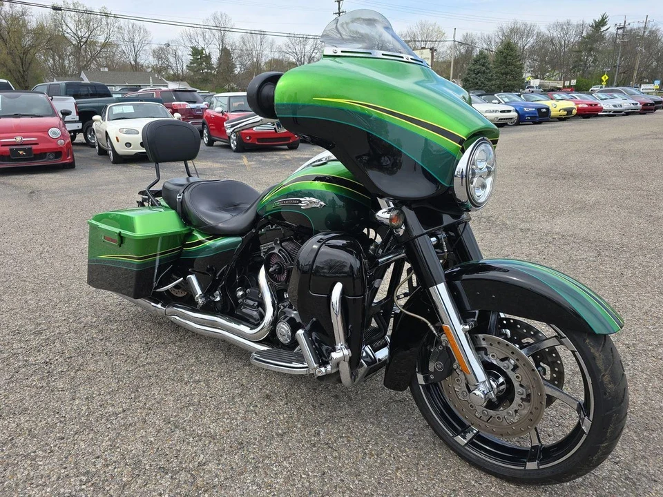 2011 Harley-Davidson CVO - Image 17 of 21