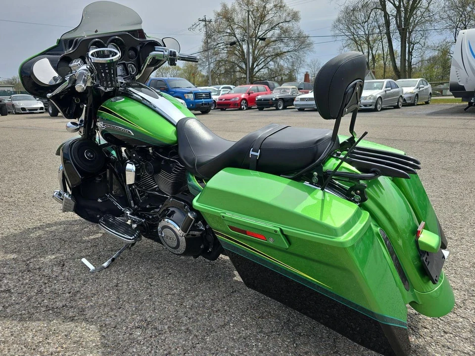 2011 Harley-Davidson CVO - Image 2 of 12