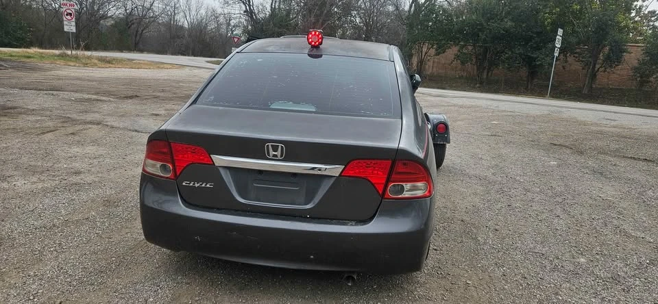 2011 Honda Civic 8th Gen - Image 3 of 3