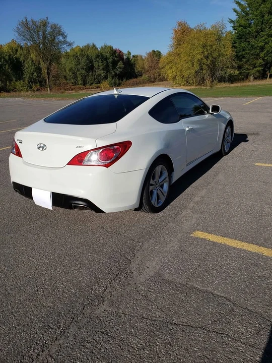 2011 Hyundai Genesis Coupe - Image 3 of 7