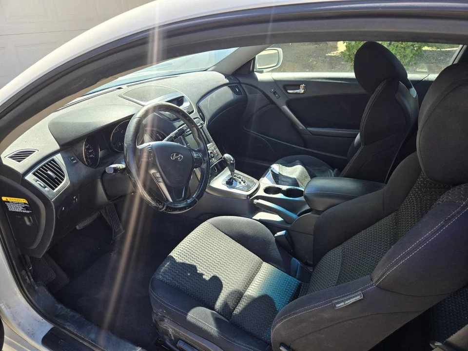 2011 Hyundai Genesis Coupe - Image 5 of 6