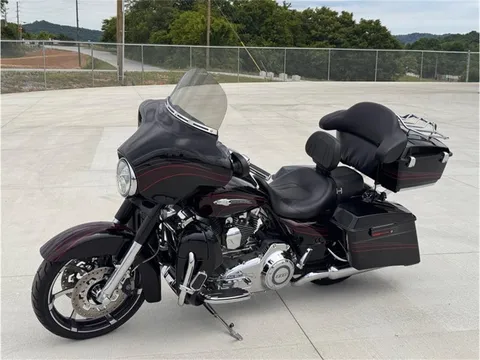 2011 Harley-Davidson CVO Street Glide