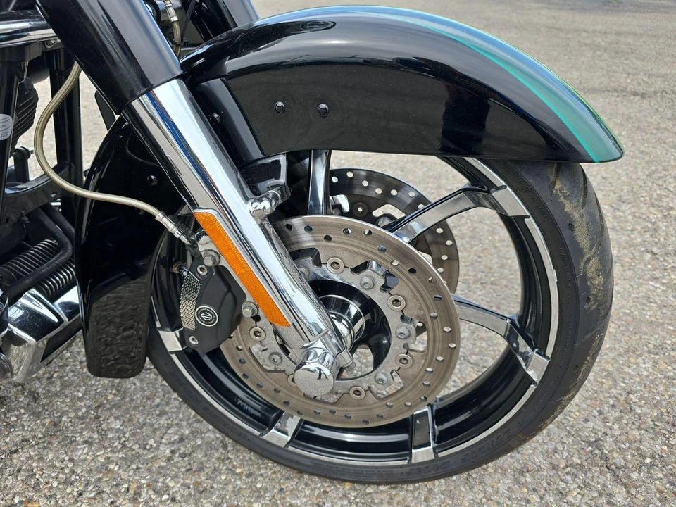 2011 Harley-Davidson CVO - Image 15 of 25