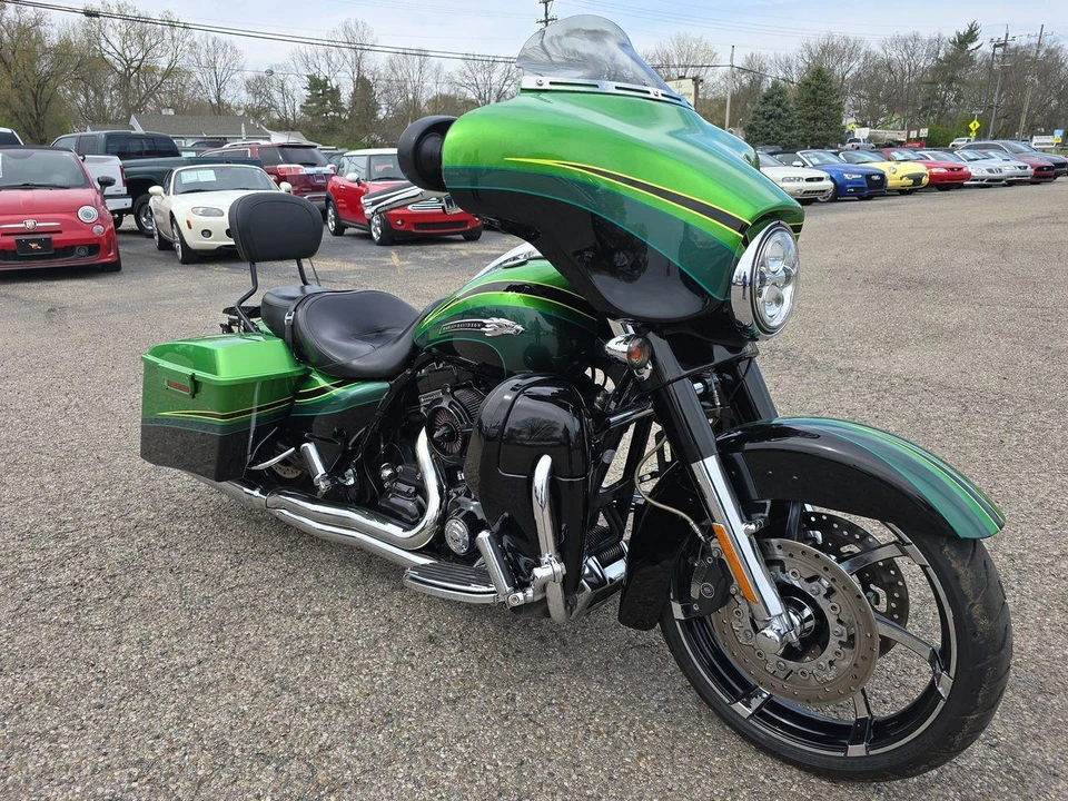 2011 Harley-Davidson CVO - Image 17 of 25