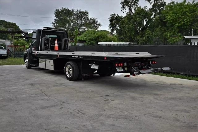2011 Hino - Image 4 of 21