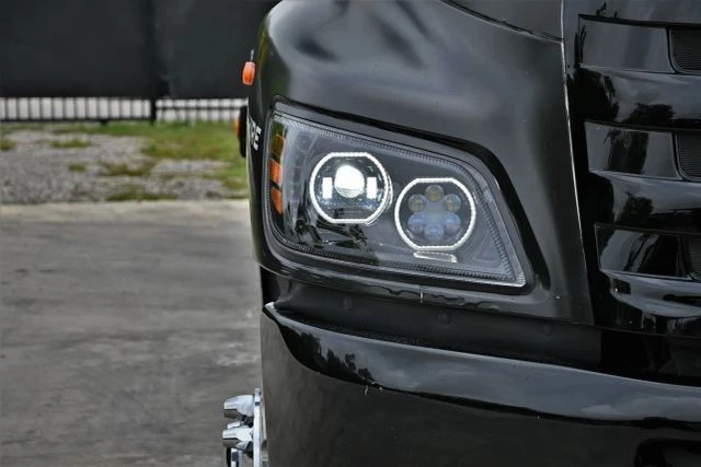 2011 Hino - Image 8 of 21