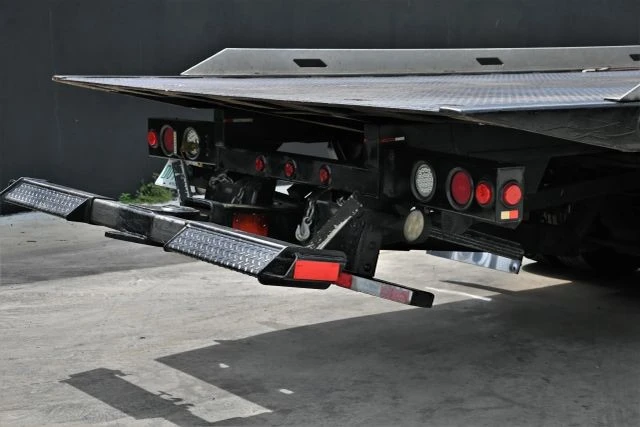 2011 Hino - Image 14 of 21