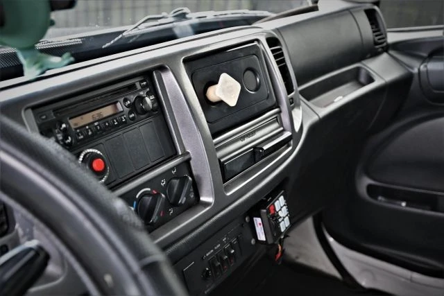 2011 Hino - Image 17 of 21