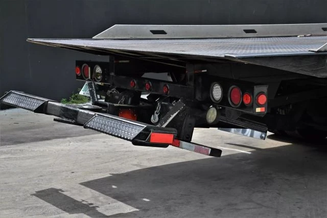 2011 Hino - Image 14 of 21