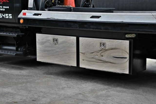 2011 Hino - Image 10 of 21