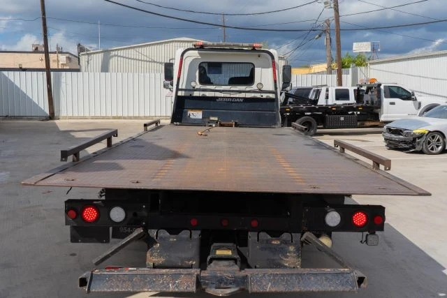 2011 Hino - Image 8 of 21