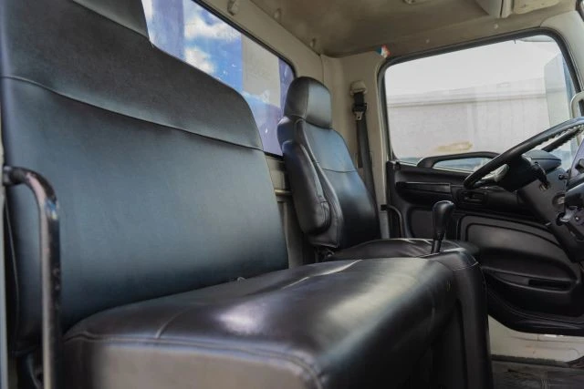 2011 Hino - Image 15 of 21