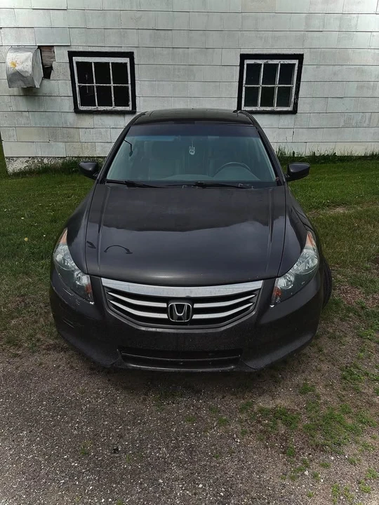 2011 Honda Accord 8th Gen - Image 2 of 4