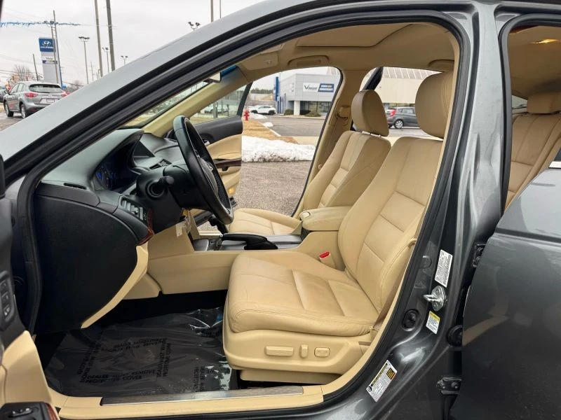 2011 Honda Accord 8th Gen - Image 9 of 12