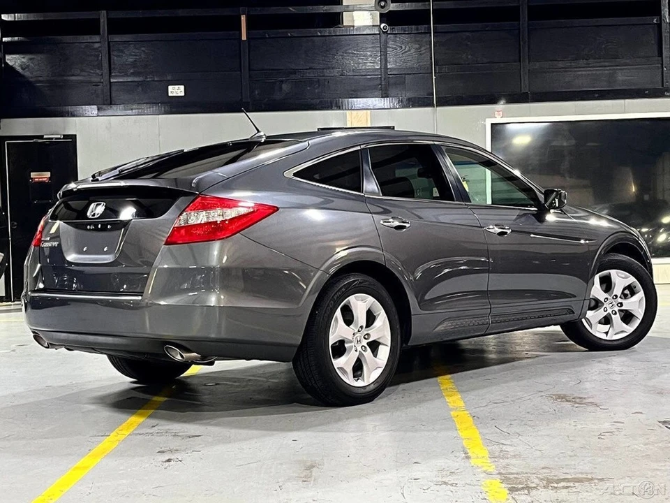 2011 Honda Accord 8th Gen - Image 10 of 21