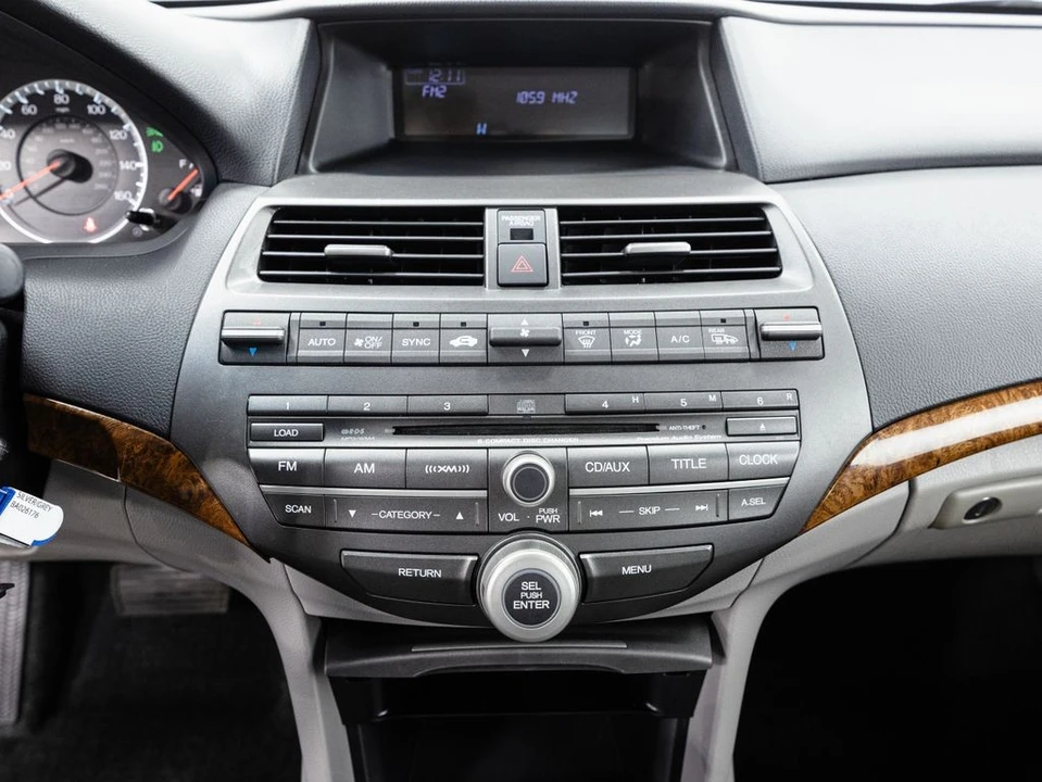 2011 Honda Accord 8th Gen - Image 15 of 21