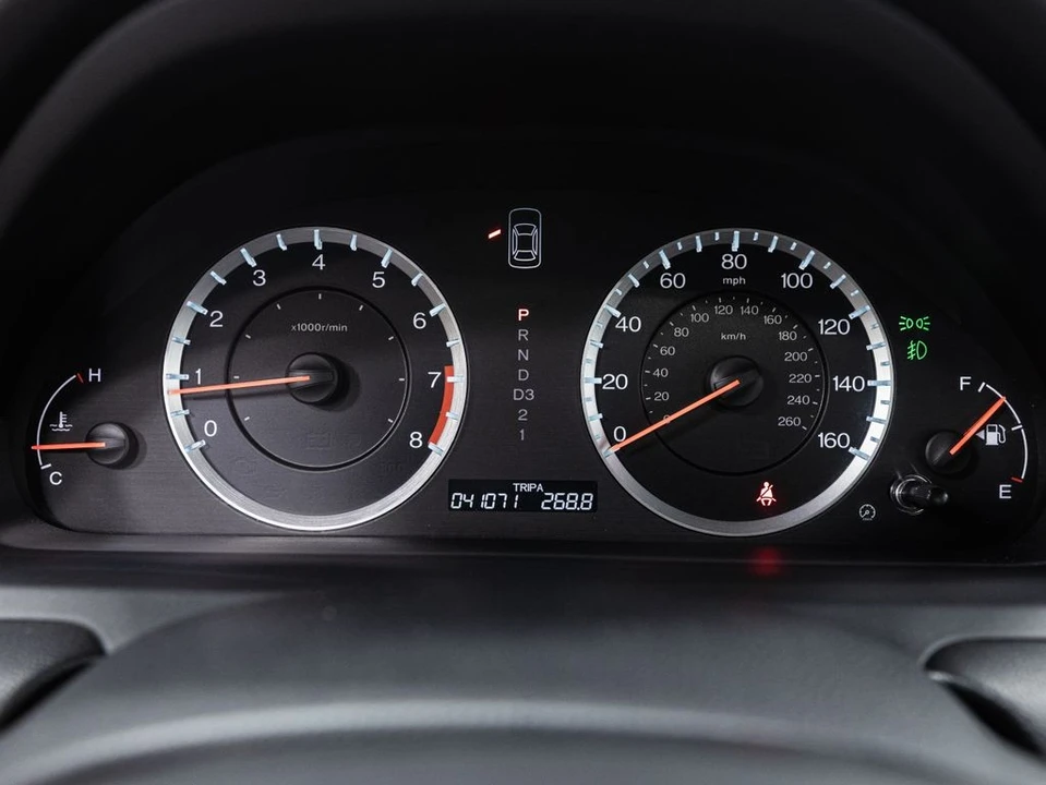 2011 Honda Accord 8th Gen - Image 13 of 21