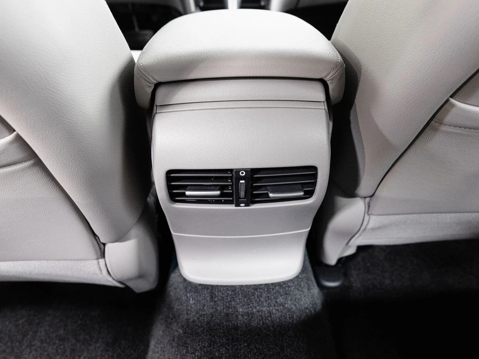 2011 Honda Accord 8th Gen - Image 19 of 21