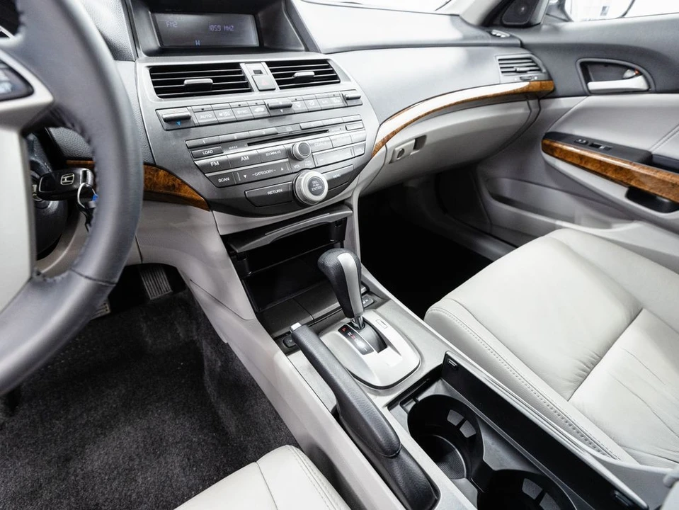 2011 Honda Accord 8th Gen - Image 14 of 21