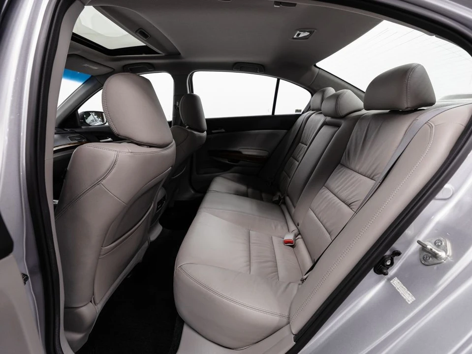 2011 Honda Accord 8th Gen - Image 18 of 21