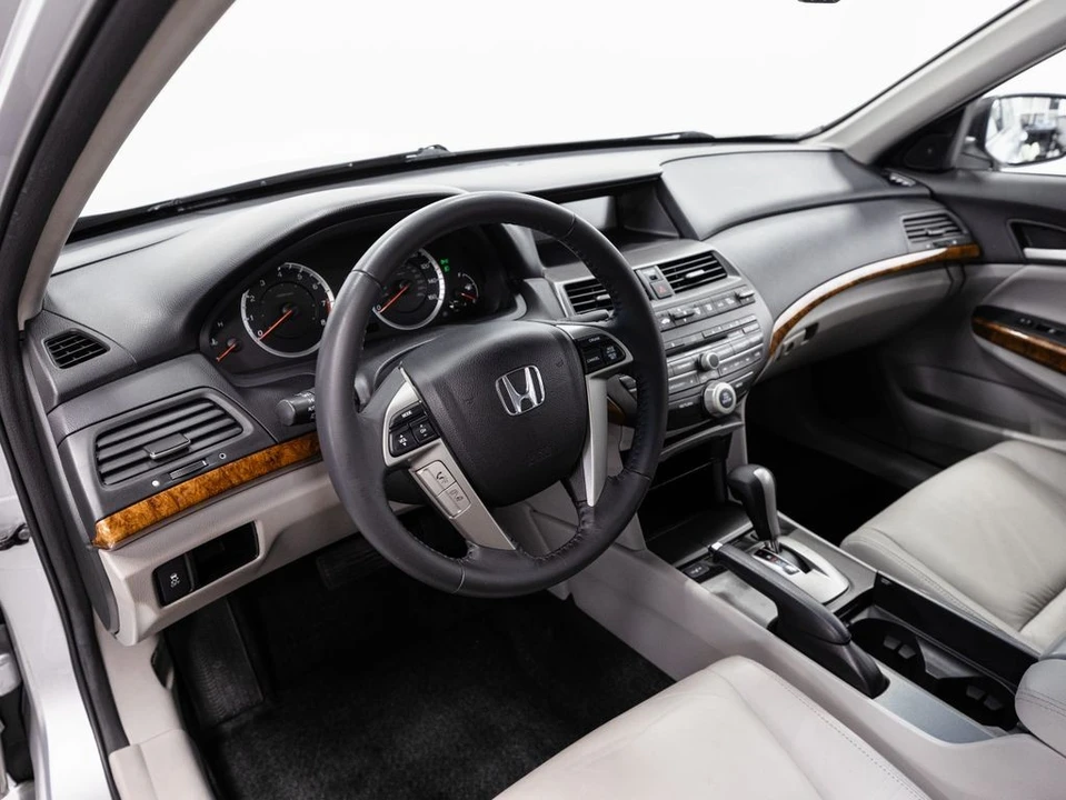 2011 Honda Accord 8th Gen - Image 8 of 21