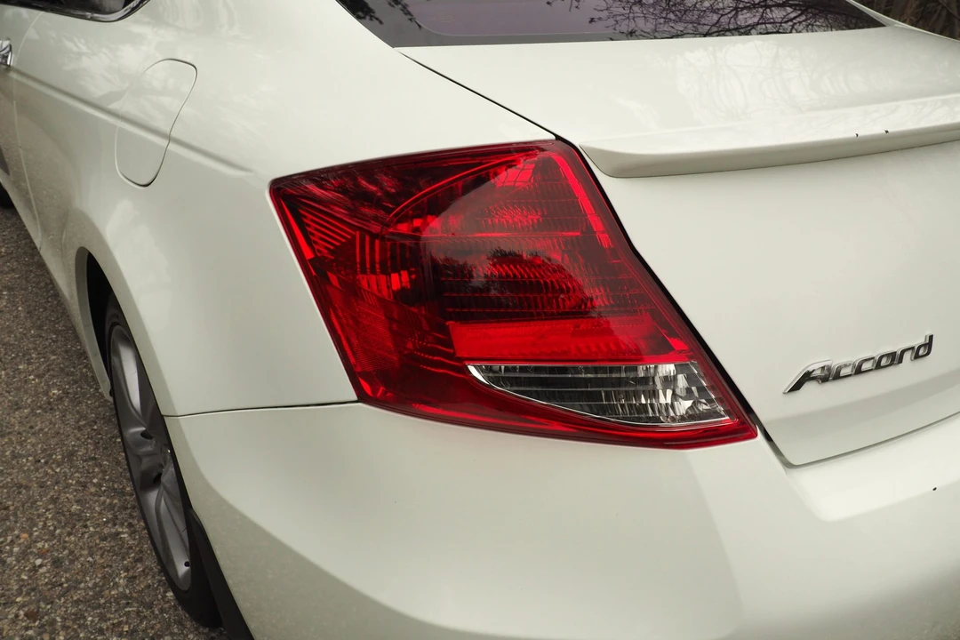 2011 Honda Accord 8th Gen - Image 24 of 31
