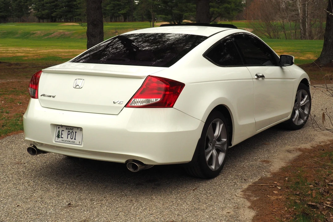 2011 Honda Accord 8th Gen - Image 11 of 31