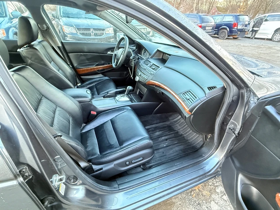 2011 Honda Accord 8th Gen - Image 18 of 21
