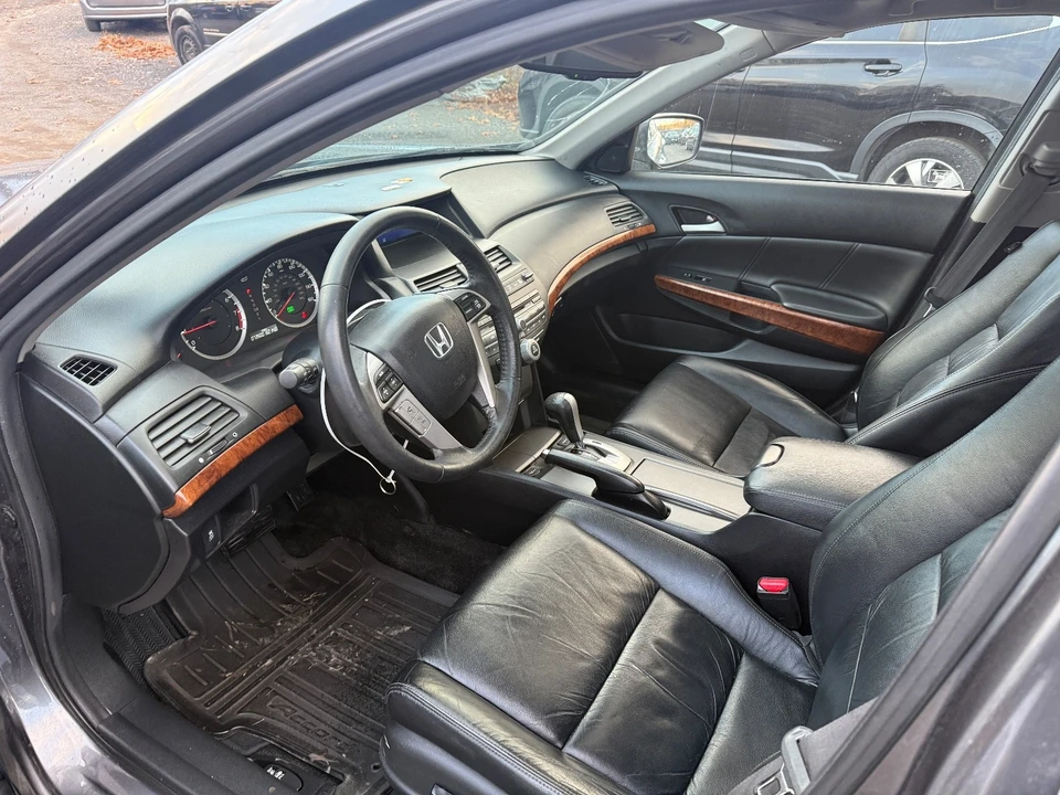 2011 Honda Accord 8th Gen - Image 11 of 21