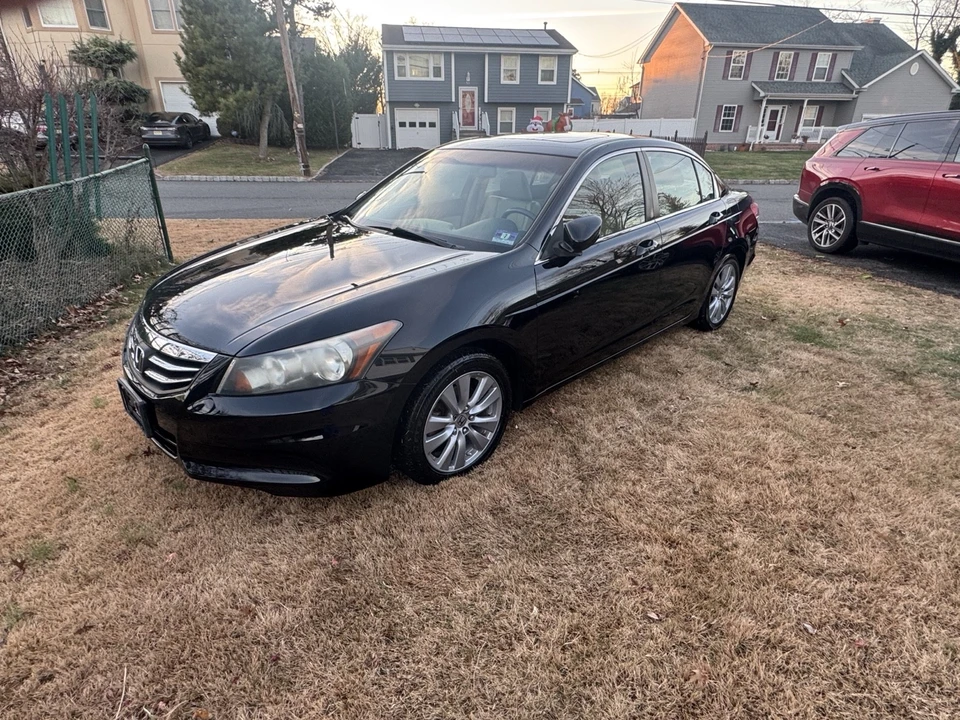 2011 Honda Accord 8th Gen - Image 2 of 14