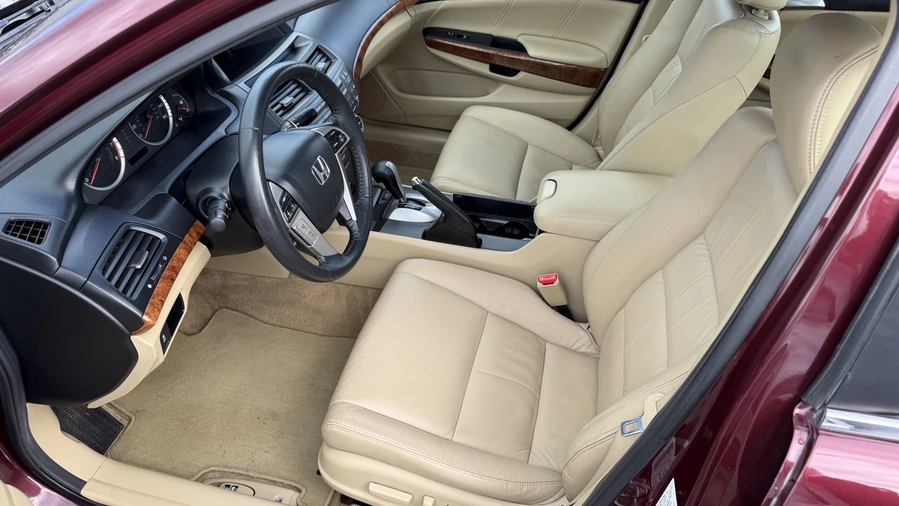 2011 Honda Accord 8th Gen - Image 16 of 21