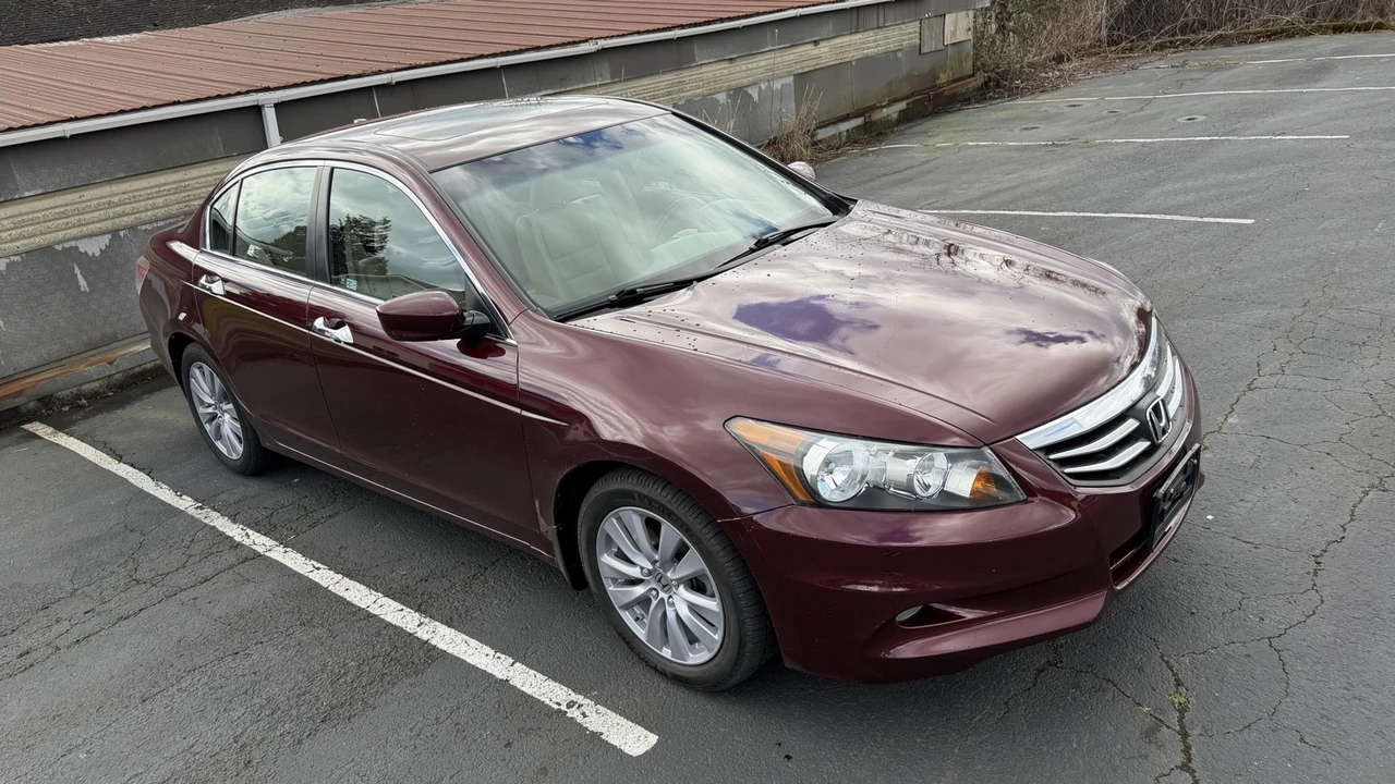 2011 Honda Accord 8th Gen - Image 2 of 21