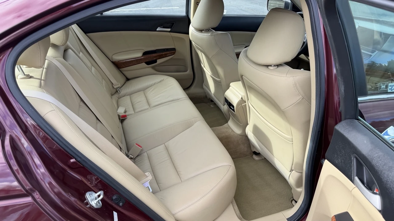 2011 Honda Accord 8th Gen - Image 20 of 21