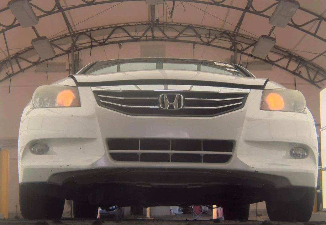 2011 Honda Accord 8th Gen - Image 3 of 17