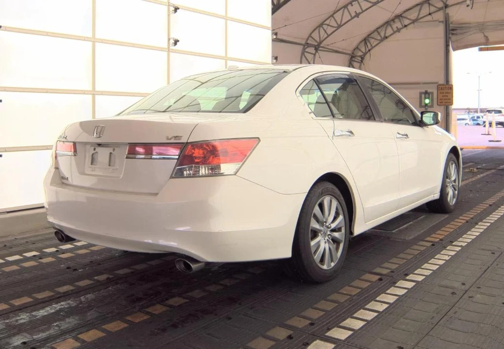 2011 Honda Accord 8th Gen - Image 5 of 17