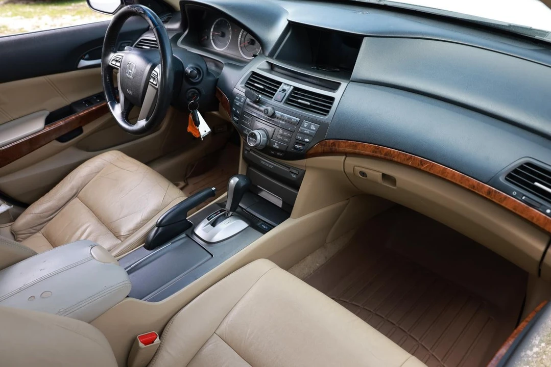 2011 Honda Accord 8th Gen - Image 16 of 21