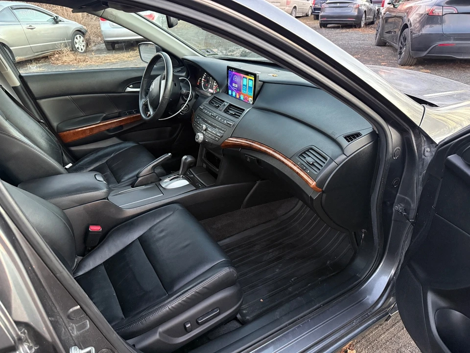 2011 Honda Accord 8th Gen - Image 18 of 21