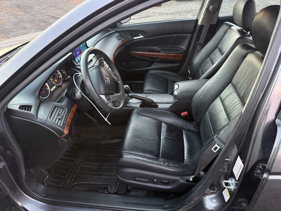 2011 Honda Accord 8th Gen - Image 9 of 21