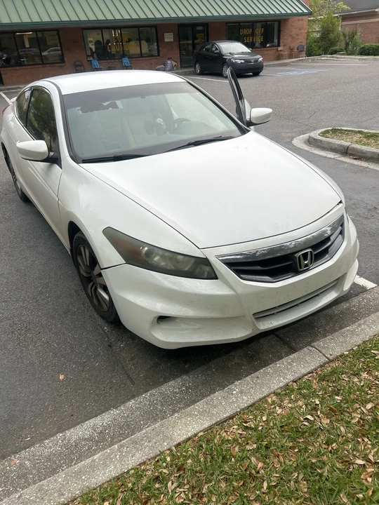2011 Honda Accord 8th Gen - Image 4 of 5