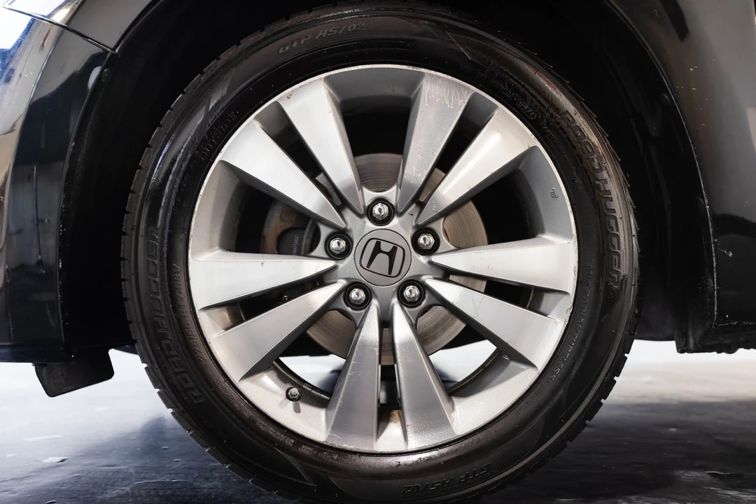 2011 Honda Accord 8th Gen - Image 5 of 12