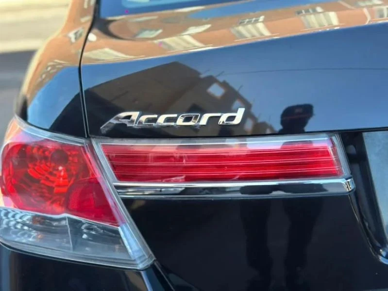 2011 Honda Accord 8th Gen - Image 7 of 12