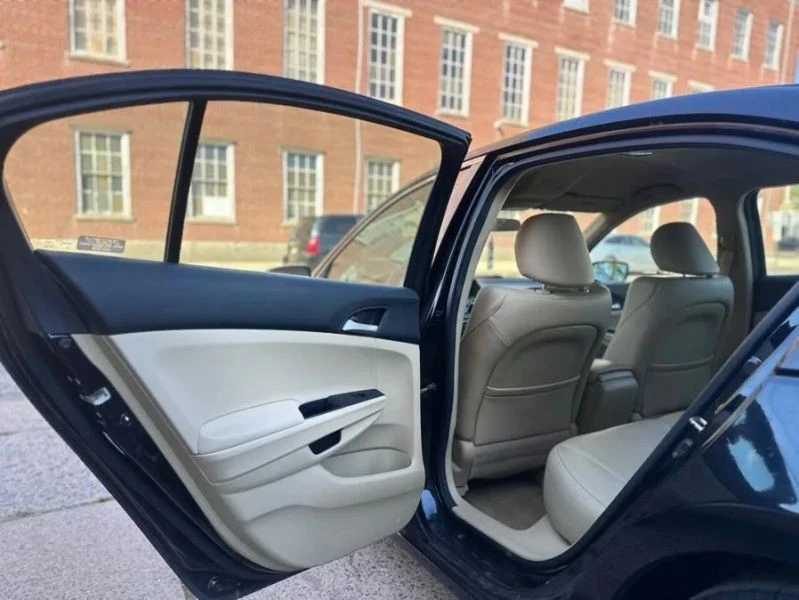 2011 Honda Accord 8th Gen - Image 8 of 12