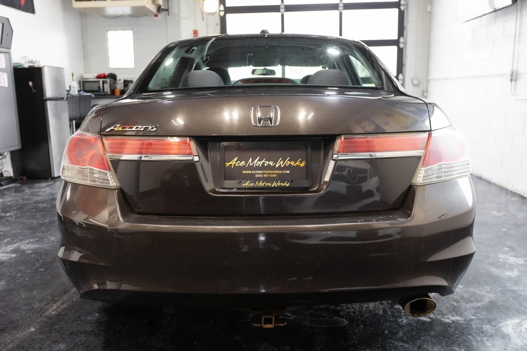 2011 Honda Accord 8th Gen - Image 9 of 12