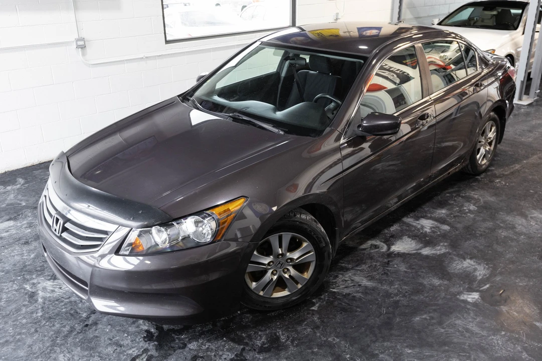 2011 Honda Accord 8th Gen - Image 2 of 12