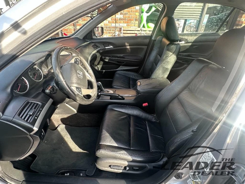 2011 Honda Accord 8th Gen - Image 5 of 8